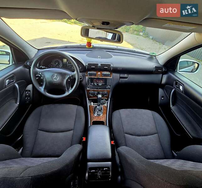 Седан Mercedes-Benz C-Class 2005 в Ивано-Франковске