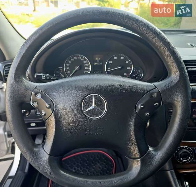 Седан Mercedes-Benz C-Class 2005 в Ивано-Франковске
