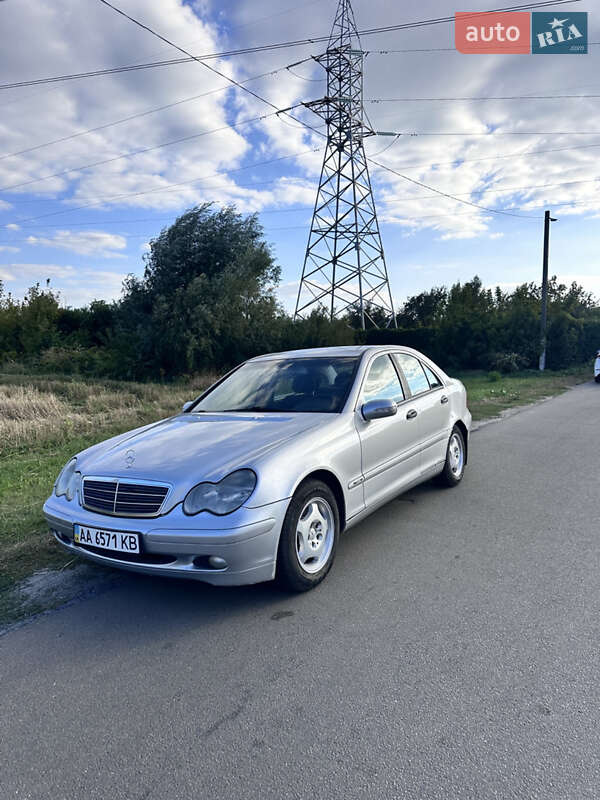 Седан Mercedes-Benz C-Class 2001 в 