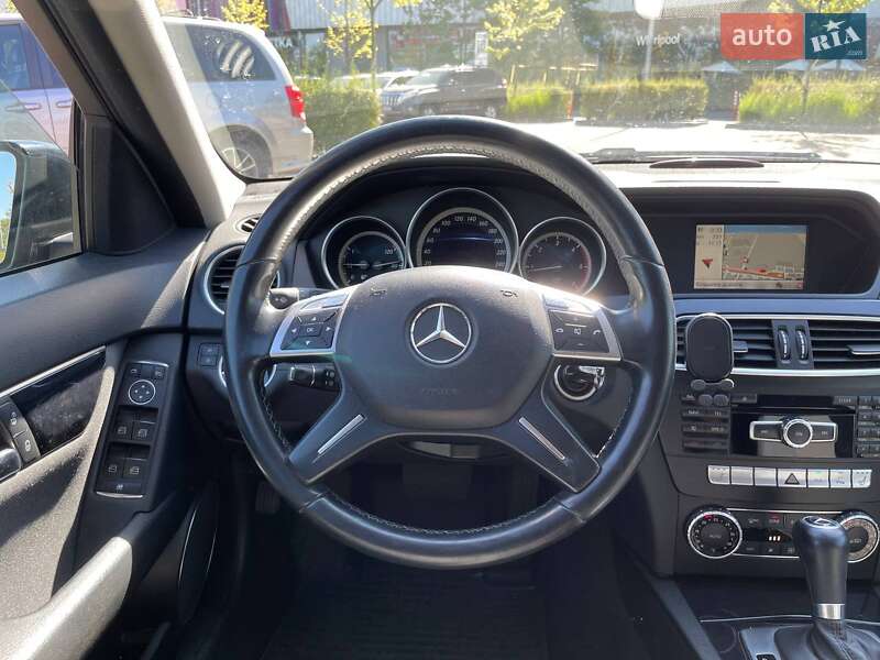 Универсал Mercedes-Benz C-Class 2013 в Киеве фото 15 Универсал Mercedes-Benz C-Class 2013 в Киеве