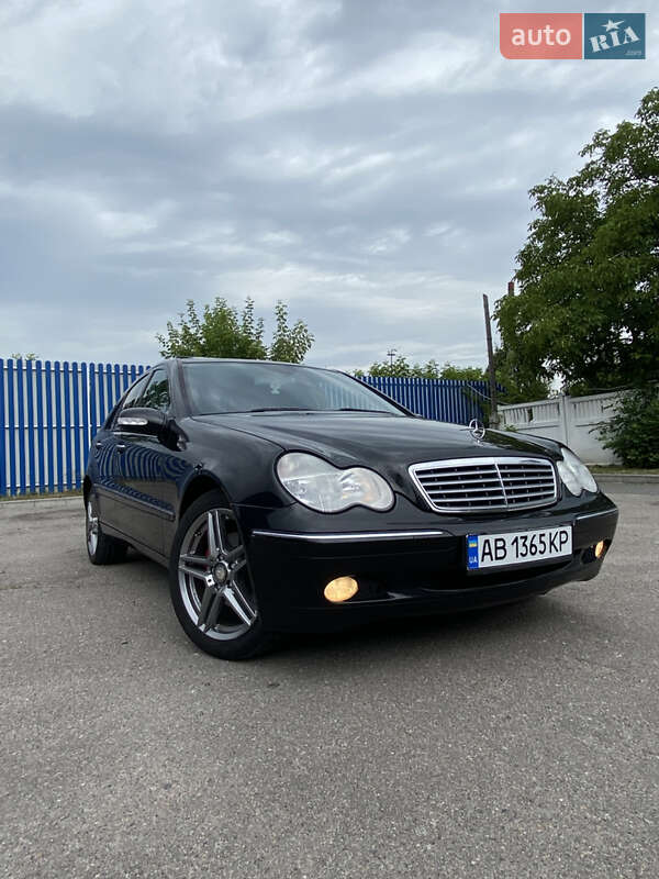 Седан Mercedes-Benz C-Class 2003 в 