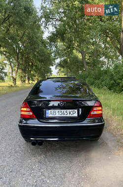 Седан Mercedes-Benz C-Class 2003 в 