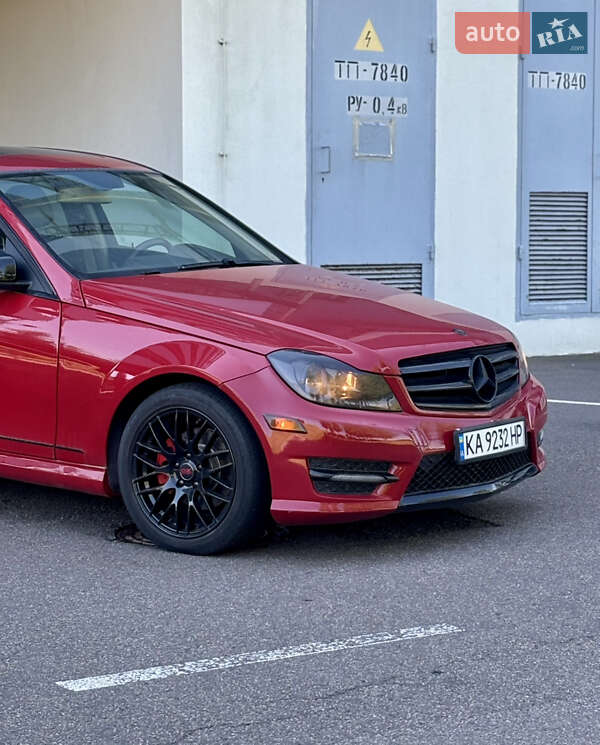 Седан Mercedes-Benz C-Class 2014 в Киеве