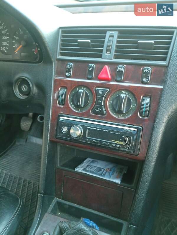 Седан Mercedes-Benz C-Class 1996 в Володимирі