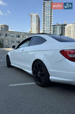 Купе Mercedes-Benz C-Class 2012 в 