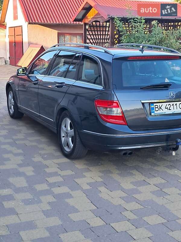 Универсал Mercedes-Benz C-Class 2011 в Дубно