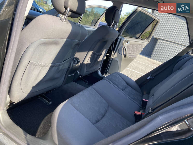 Універсал Mercedes-Benz C-Class 2002 в Вінниці
