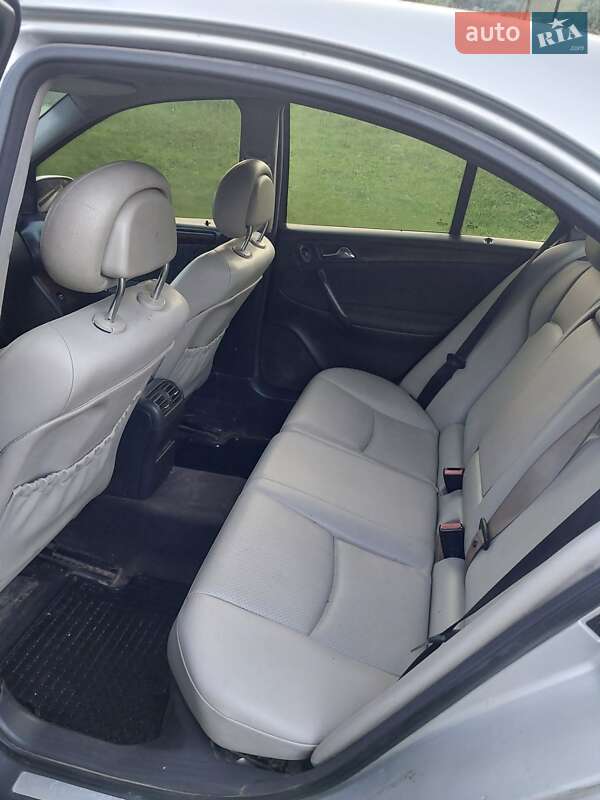 Седан Mercedes-Benz C-Class 2000 в Ивано-Франковске