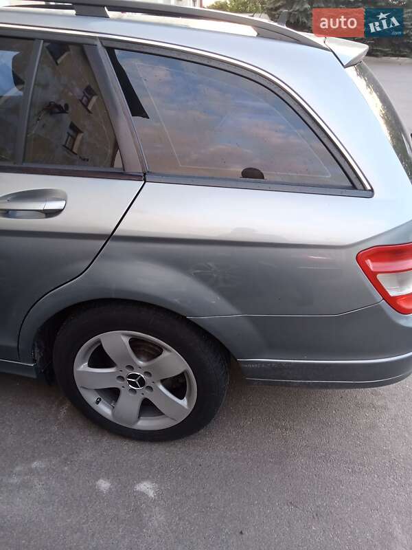 Универсал Mercedes-Benz C-Class 2010 в Львове