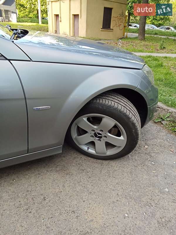 Универсал Mercedes-Benz C-Class 2010 в Львове