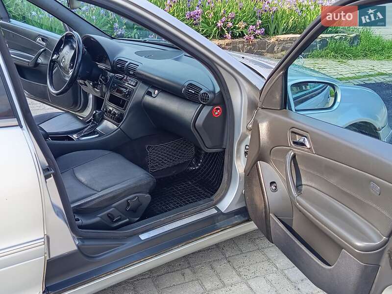 Універсал Mercedes-Benz C-Class 2002 в Рівному