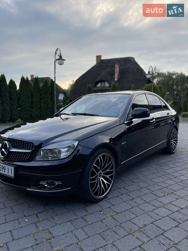 Седан Mercedes-Benz C-Class 2007 в Івано-Франківську