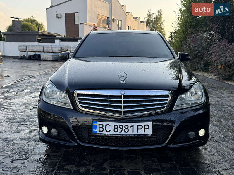 Седан Mercedes-Benz C-Class 2011 в Львове