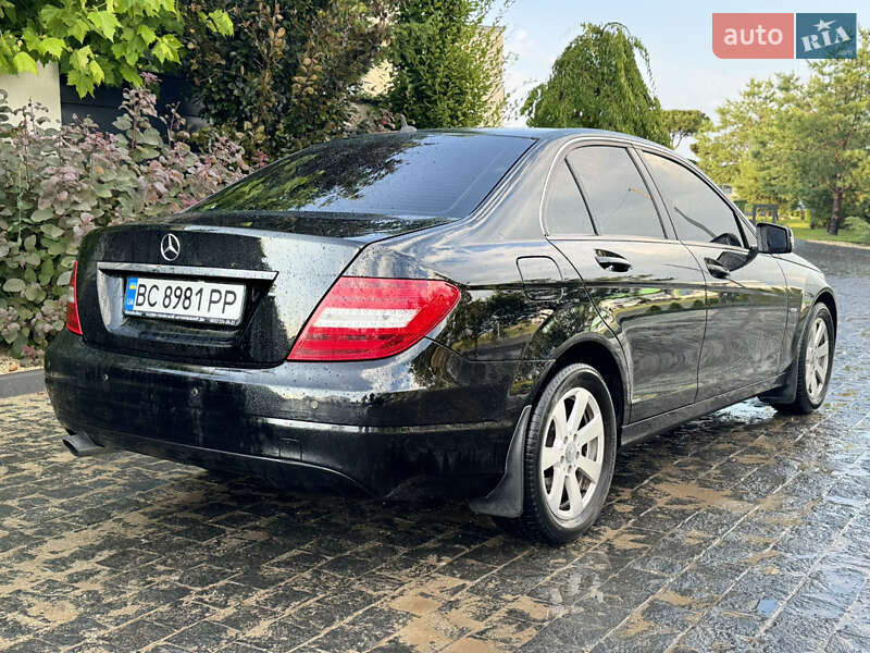 Седан Mercedes-Benz C-Class 2011 в Львове