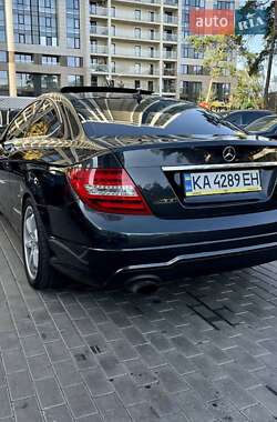 Купе Mercedes-Benz C-Class 2011 в 
