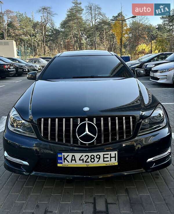 Mercedes-Benz C-Class 2011