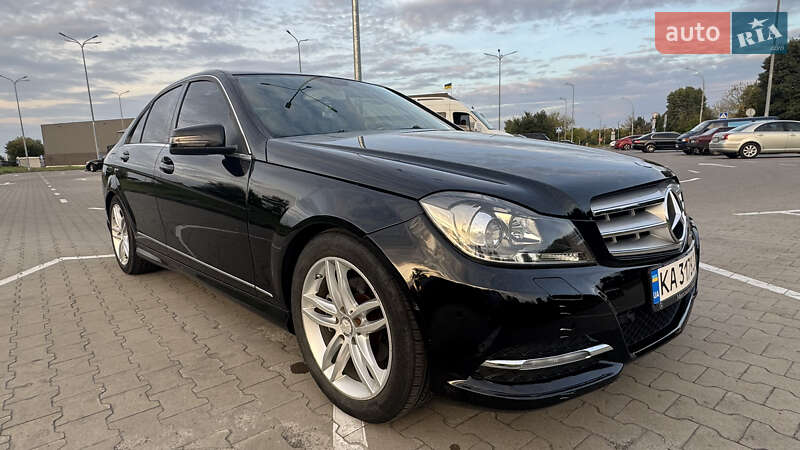 Седан Mercedes-Benz C-Class 2012 в Киеве