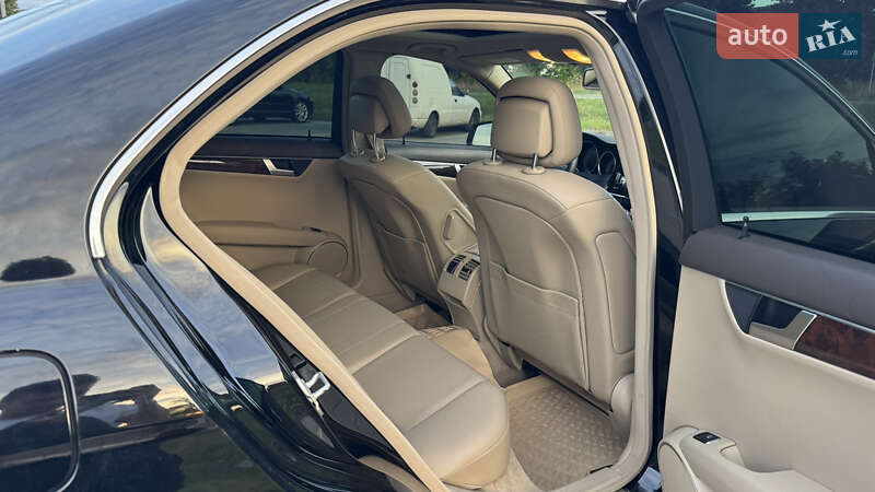 Седан Mercedes-Benz C-Class 2012 в Киеве