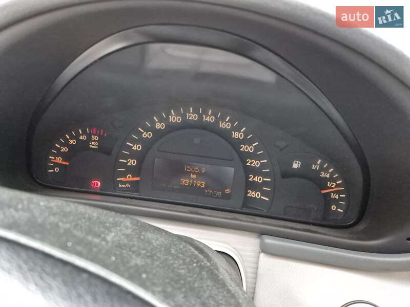Седан Mercedes-Benz C-Class 2001 в Калуше