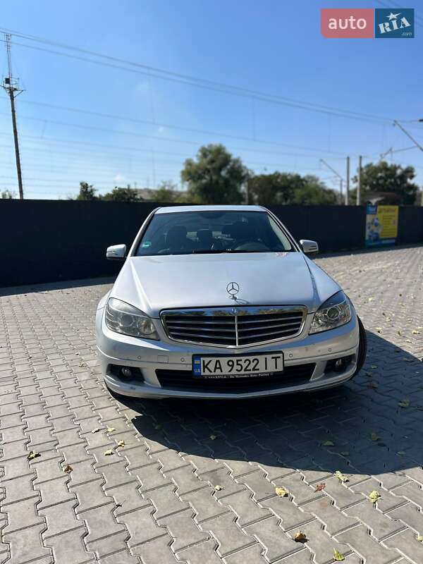 Mercedes-Benz C-Class 2010