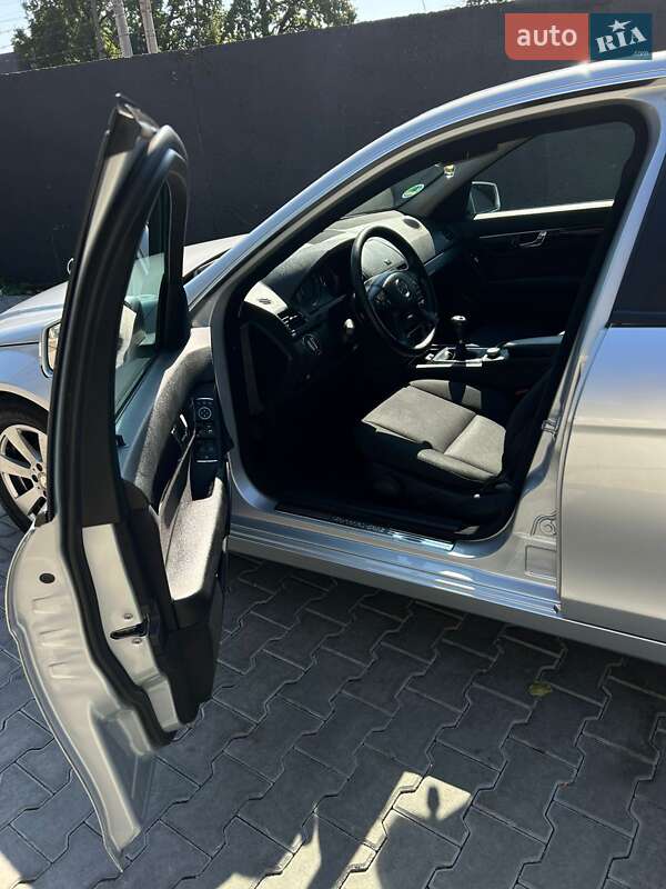 Седан Mercedes-Benz C-Class 2010 в Киеве