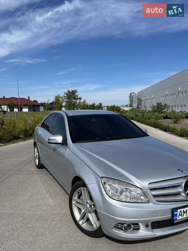 Седан Mercedes-Benz C-Class 2008 в Коростене