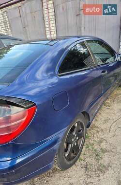 Купе Mercedes-Benz C-Class 2001 в 