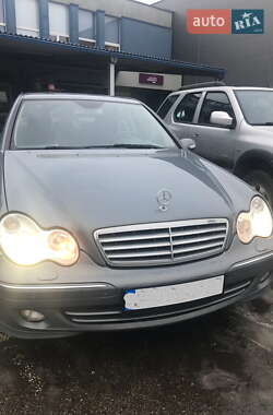 Седан Mercedes-Benz C-Class 2005 в Запоріжжі