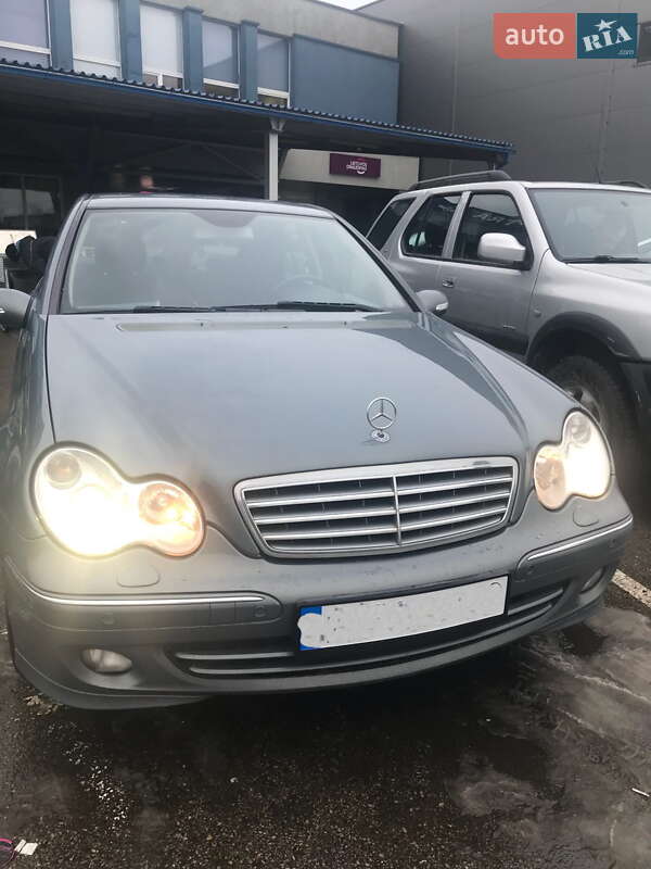 Седан Mercedes-Benz C-Class 2005 в Запорожье