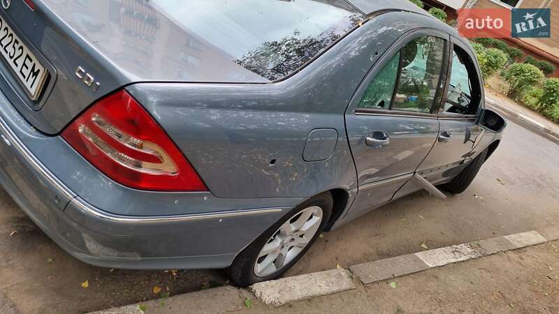 Седан Mercedes-Benz C-Class 2005 в Запорожье