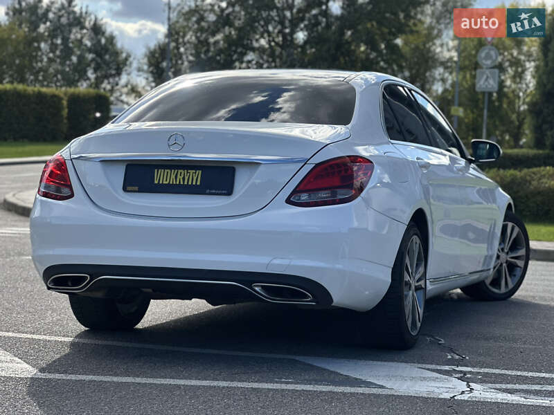 Седан Mercedes-Benz C-Class 2017 в Киеве