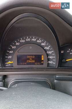 Купе Mercedes-Benz C-Class 2001 в 