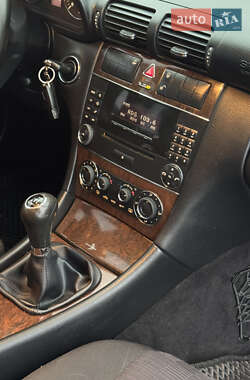 Універсал Mercedes-Benz C-Class 2004 в 