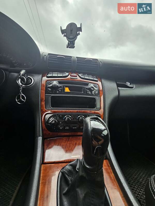 Седан Mercedes-Benz C-Class 2003 в Вараше