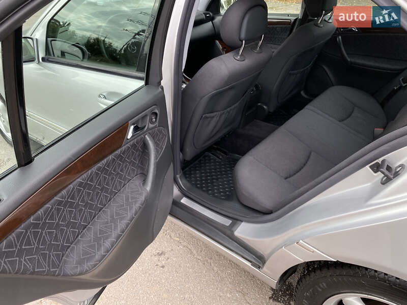 Седан Mercedes-Benz C-Class 2002 в Калиновке
