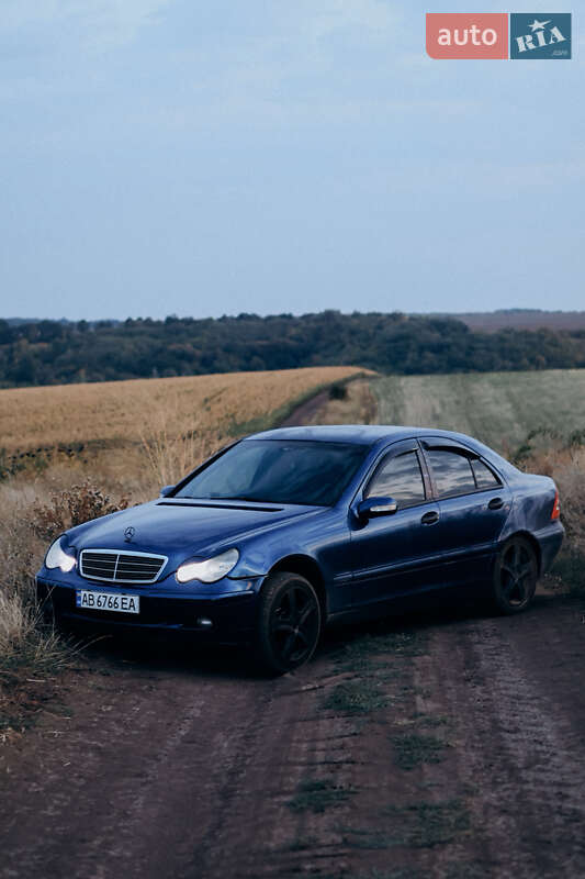 Седан Mercedes-Benz C-Class 2003 в Виннице