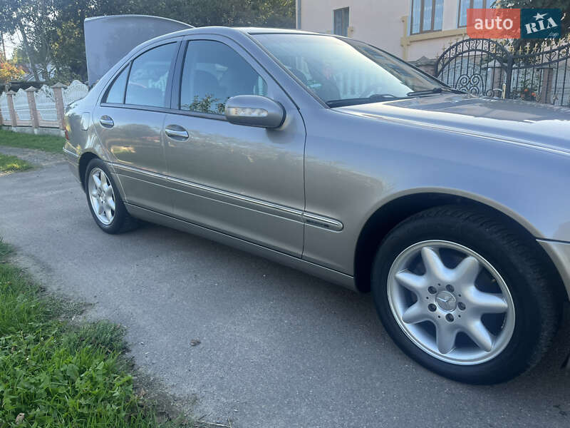 Седан Mercedes-Benz C-Class 2003 в Сколе