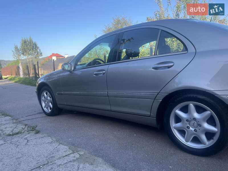 Седан Mercedes-Benz C-Class 2003 в Сколе