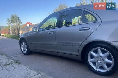 Седан Mercedes-Benz C-Class 2003 в  фото 15 Седан Mercedes-Benz C-Class 2003 в