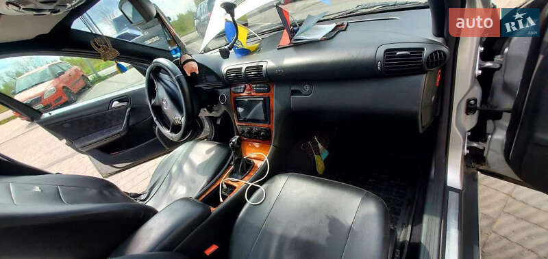Универсал Mercedes-Benz C-Class 2001 в Львове