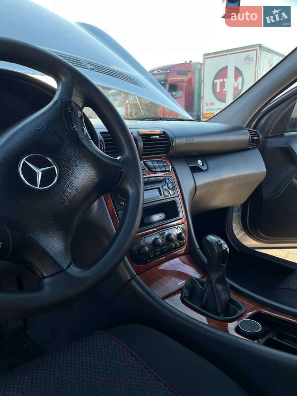 Седан Mercedes-Benz C-Class 2002 в Рава-Русской