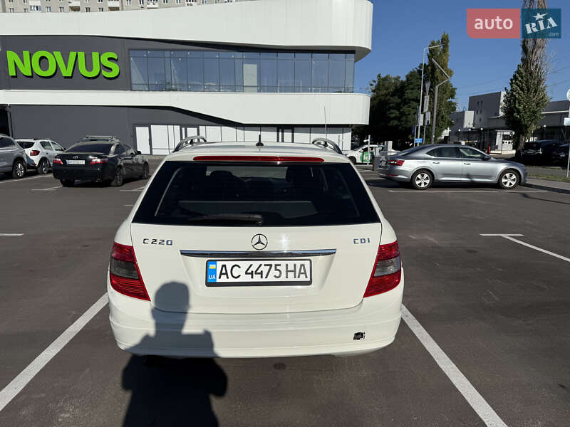 Універсал Mercedes-Benz C-Class 2010 в Києві