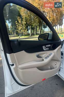 Седан Mercedes-Benz C-Class 2016 в  фото 12 Седан Mercedes-Benz C-Class 2016 в