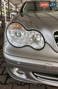Седан Mercedes-Benz C-Class 2004 в 