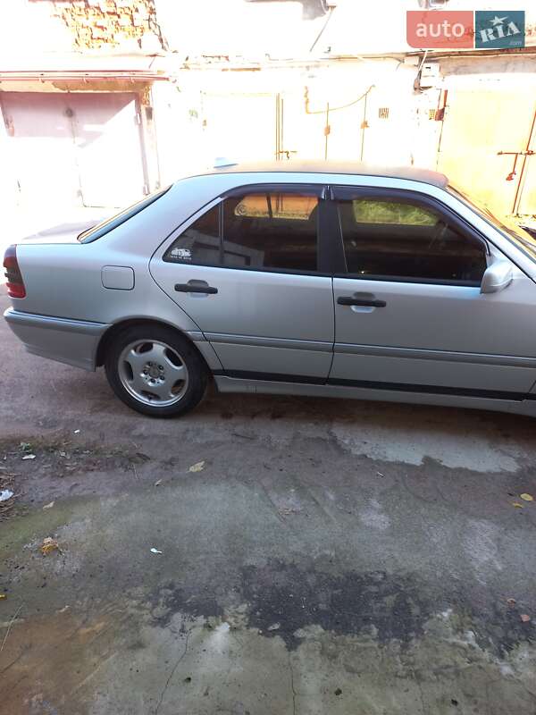 Седан Mercedes-Benz C-Class 1999 в Рівному