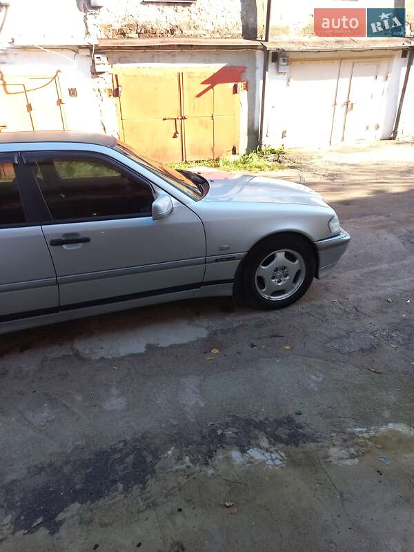 Седан Mercedes-Benz C-Class 1999 в Рівному
