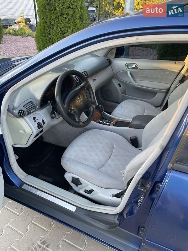 Универсал Mercedes-Benz C-Class 2001 в Житомире