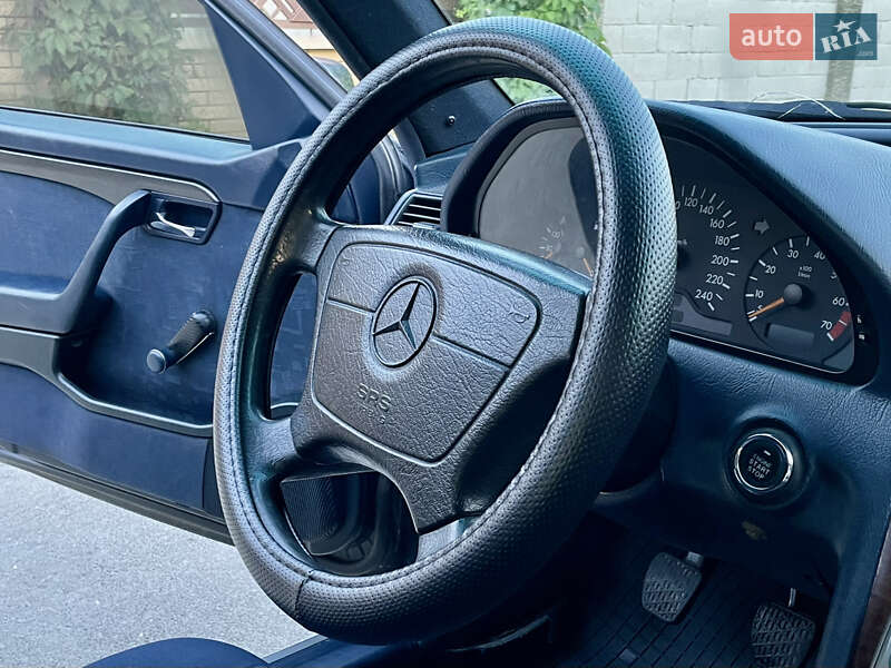 Седан Mercedes-Benz C-Class 1997 в Ивано-Франковске