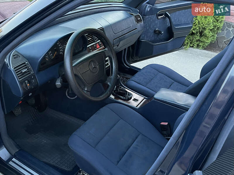 Седан Mercedes-Benz C-Class 1997 в Ивано-Франковске