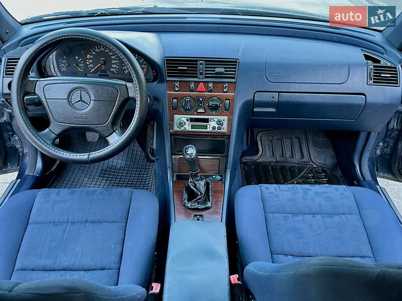 Седан Mercedes-Benz C-Class 1997 в Ивано-Франковске